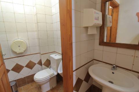 Moradia T2+1 com Espaço Comercial em Estoi - Faro