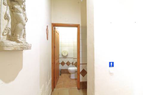 Moradia T2+1 com Espaço Comercial em Estoi - Faro