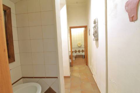 Moradia T2+1 com Espaço Comercial em Estoi - Faro