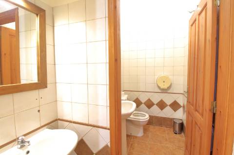 Moradia T2+1 com Espaço Comercial em Estoi - Faro