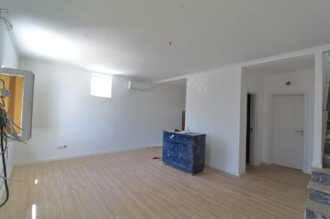 Moradia T2+1 Renovada em Chelote - Faro