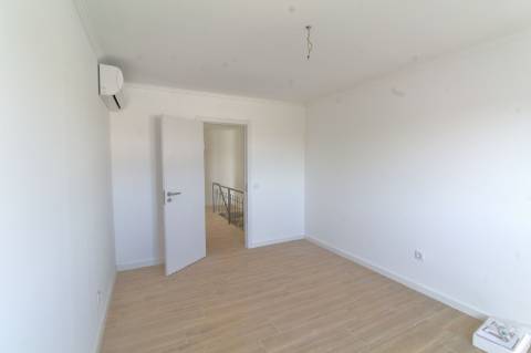 Moradia T2+1 Renovada em Chelote - Faro