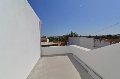 Moradia T2+1 Renovada em Chelote - Faro