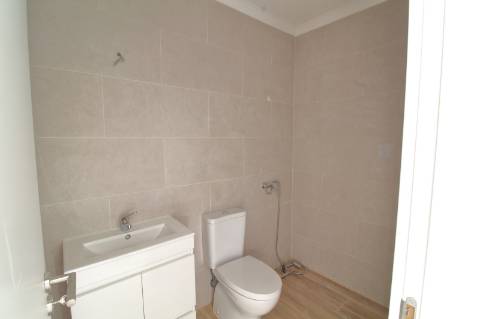 Moradia T2+1 Renovada em Chelote - Faro