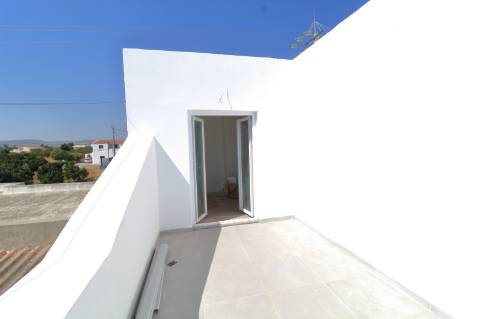 Moradia T2+1 Renovada em Chelote - Faro