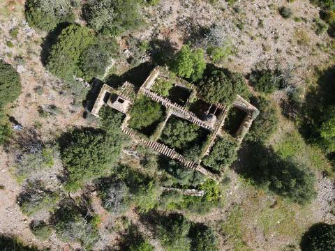 Ruína com Terreno em Asseca - Tavira