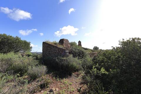 Ruína com Terreno em Asseca - Tavira