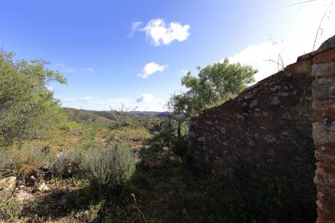 Ruína com Terreno em Asseca - Tavira