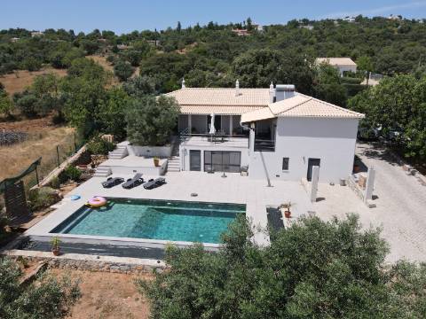 Moradia T4 com Piscina em Cerro da Mesquita - São Brás de Alportel