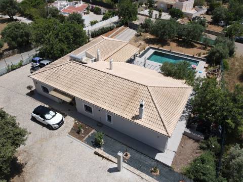 Moradia T4 com Piscina em Cerro da Mesquita - São Brás de Alportel
