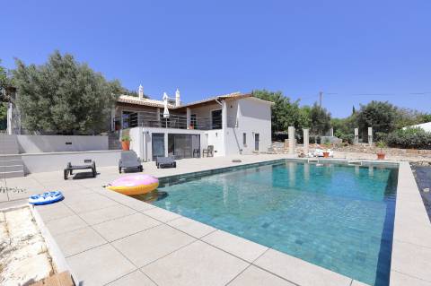 Moradia T4 com Piscina em Cerro da Mesquita - São Brás de Alportel