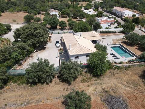 Moradia T4 com Piscina em Cerro da Mesquita - São Brás de Alportel