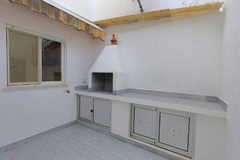 Apartamento T2 com Quintal em Moncarapacho