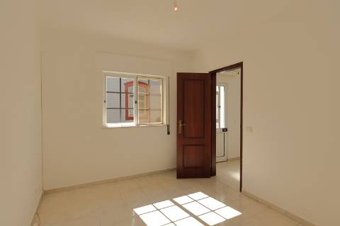 Apartamento T2 com Quintal em Moncarapacho