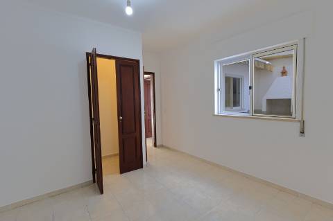 Apartamento T2 com Quintal em Moncarapacho