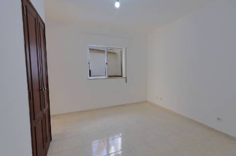 Apartamento T2 com Quintal em Moncarapacho