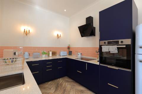 Moradia T2+1 com Garagem e Quintal em Olhão