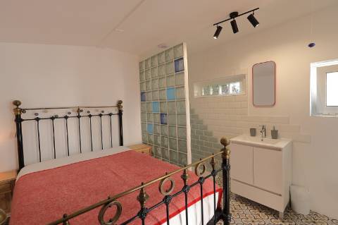 Moradia T2+1 com Garagem e Quintal em Olhão