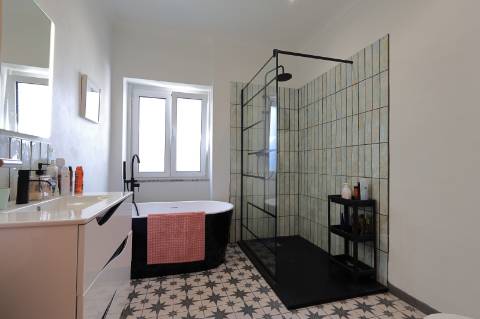 Moradia T2+1 com Garagem e Quintal em Olhão