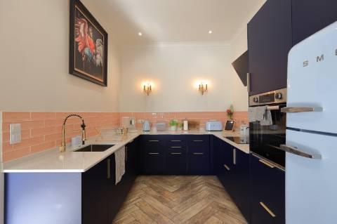 Moradia T2+1 com Garagem e Quintal em Olhão