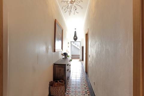 Moradia T2+1 com Garagem e Quintal em Olhão