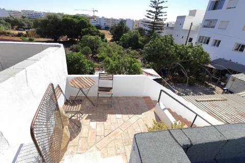 Moradia T2+1 com Garagem e Quintal em Olhão