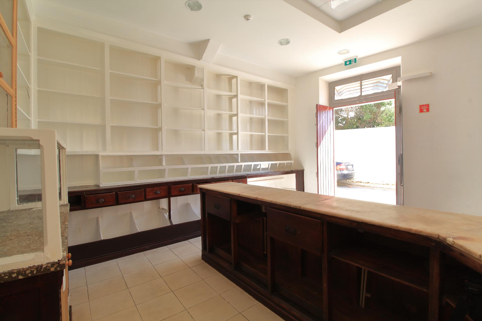 Espaço Comercial em Fuzeta