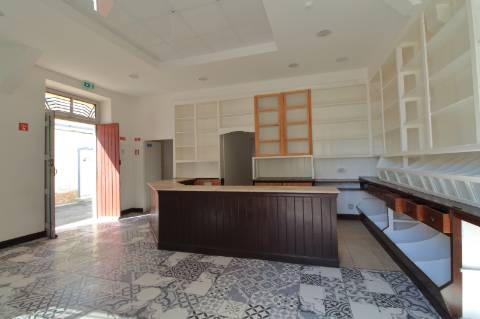 Espaço Comercial em Fuzeta