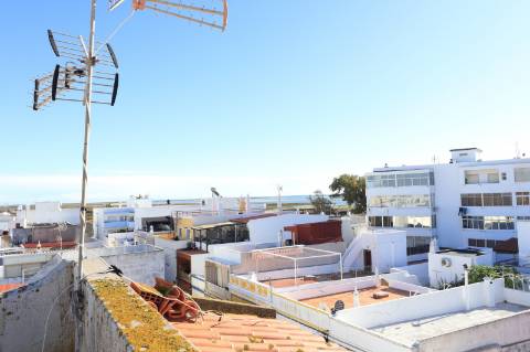 Moradia T2 + 2 com quintal e vista mar em Fuzeta