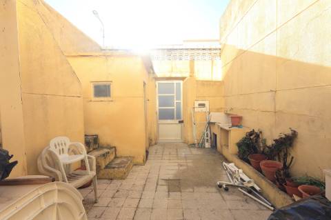 Moradia T2 + 2 com quintal e vista mar em Fuzeta