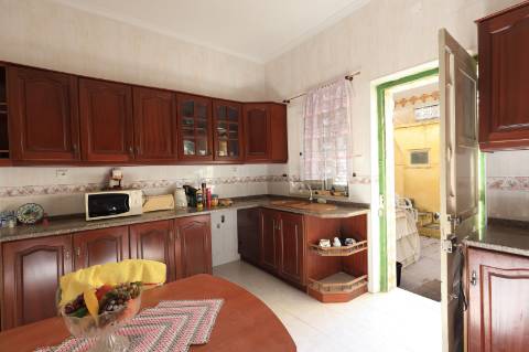 Moradia T2 + 2 com quintal e vista mar em Fuzeta