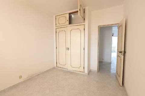 Moradia T2 + 2 com quintal e vista mar em Fuzeta