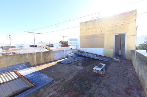 Moradia T2 + 2 com quintal e vista mar em Fuzeta