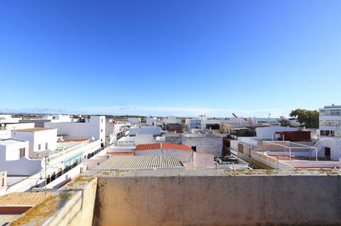 Moradia T2 + 2 com quintal e vista mar em Fuzeta