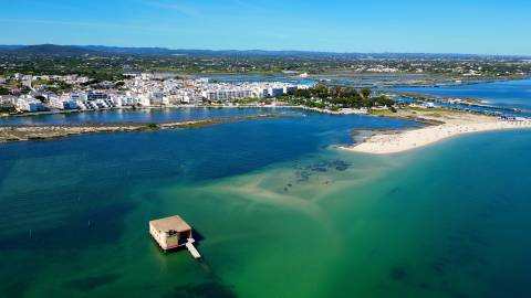 Moradia T2 + 2 com quintal e vista mar em Fuzeta