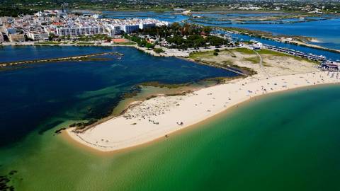 Moradia T2 + 2 com quintal e vista mar em Fuzeta