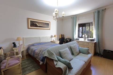 Moradia T4 com Piscina e Garagem em Peral - São Brás de Alportel