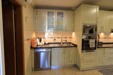 Moradia T4 com Piscina e Garagem em Peral - São Brás de Alportel