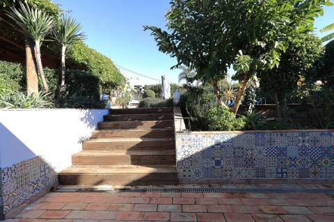 Moradia T4 com Piscina e Garagem em Peral - São Brás de Alportel