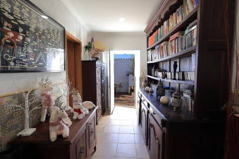 Moradia T4 com Piscina e Garagem em Peral - São Brás de Alportel