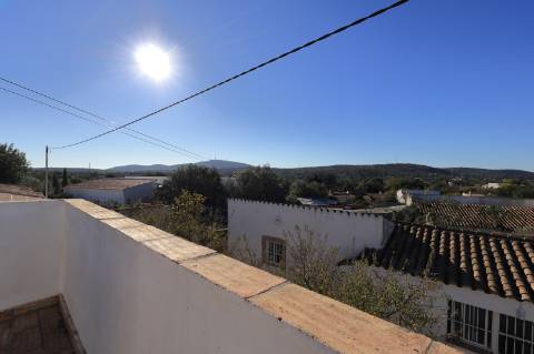 Moradia T4 com Piscina e Garagem em Peral - São Brás de Alportel