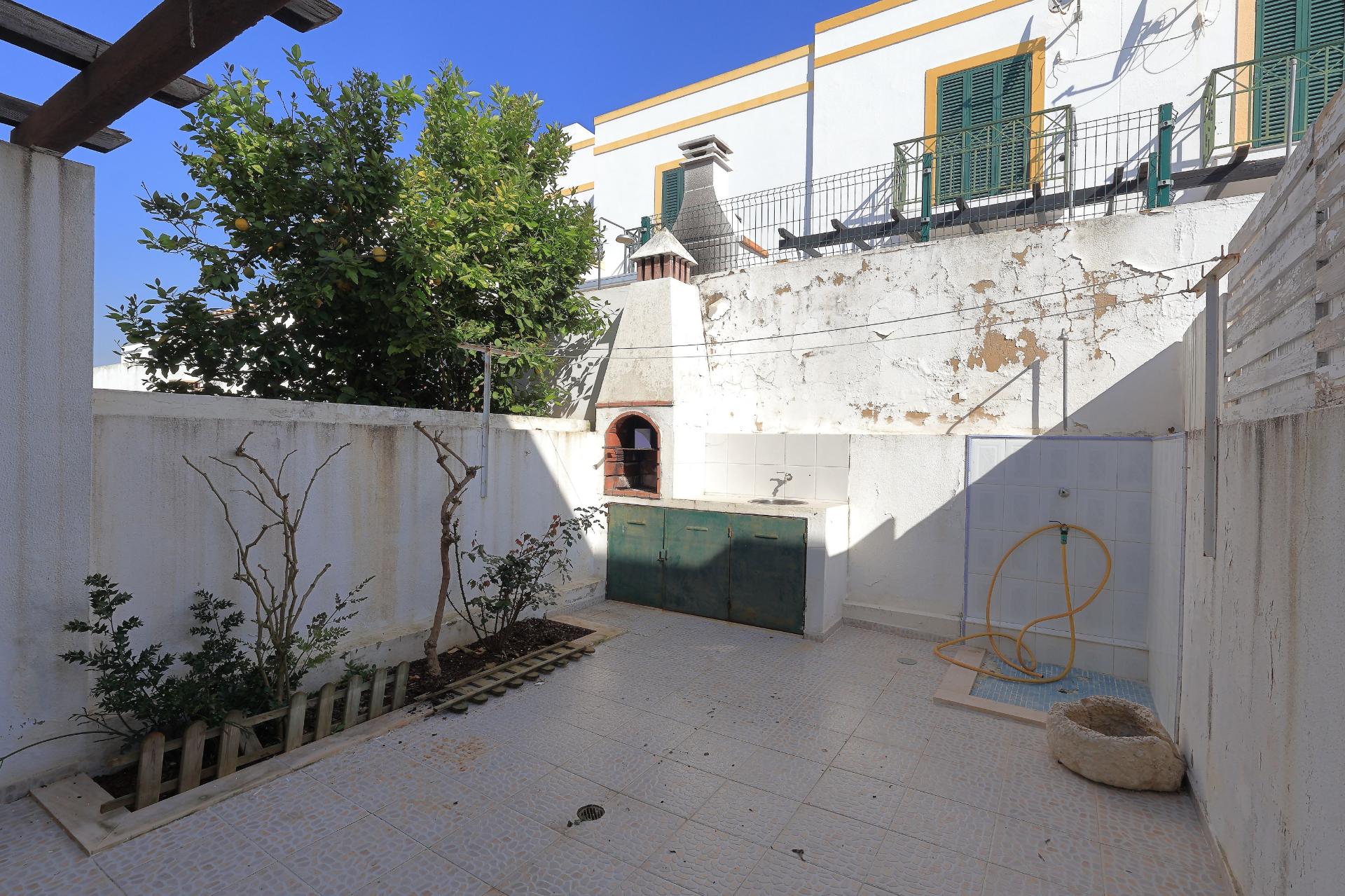 Moradia T2+1 com Quintal em Mato Santo Espírito - Tavira