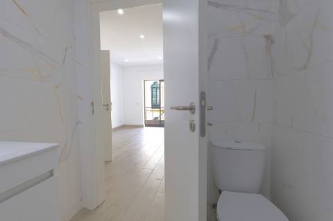 Apartamento T2 + 1 com Quintal em Faro