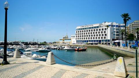 Apartamento T2 + 1 com Quintal em Faro
