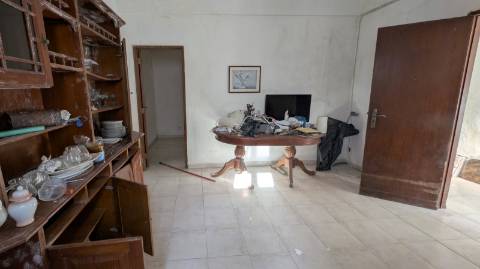 Moradia T2 para Recuperar em Fuzeta