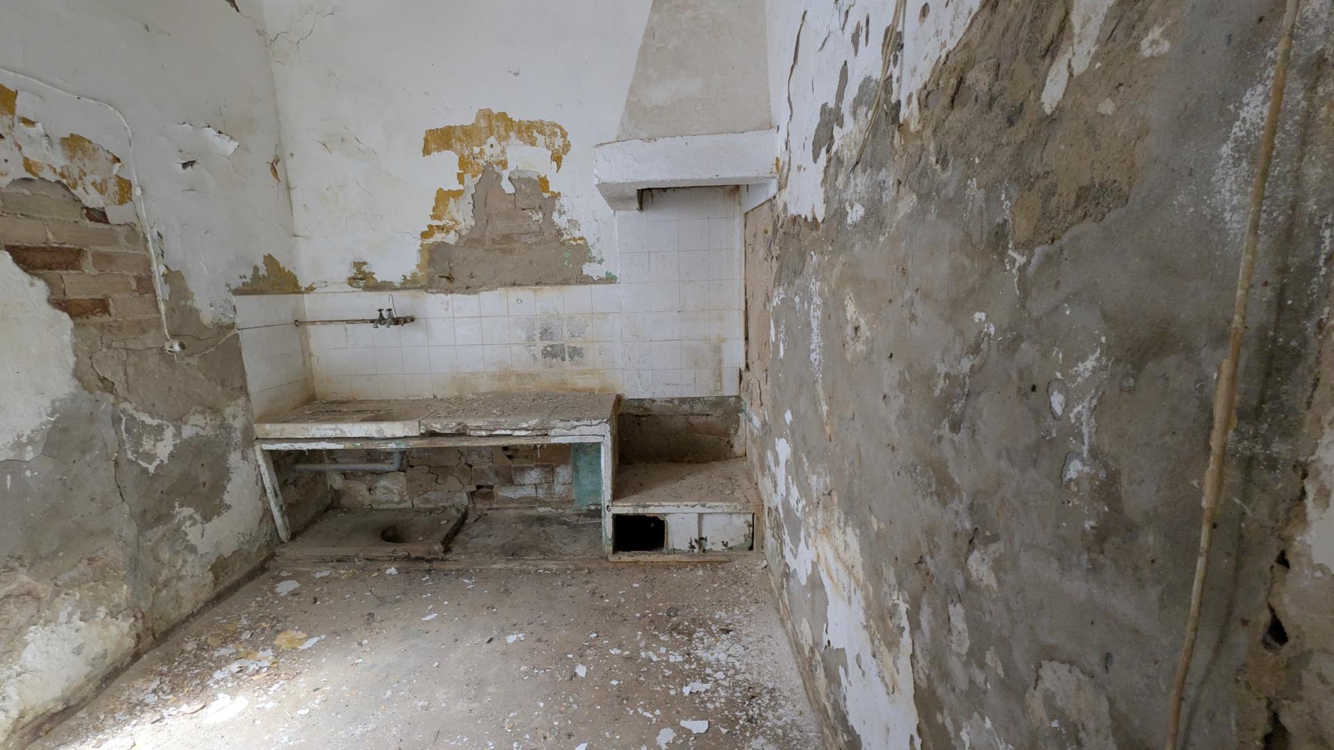 Moradia T2 para Recuperar em Fuzeta