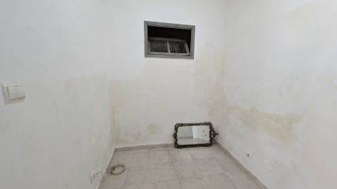 Moradia T2 para Recuperar em Fuzeta