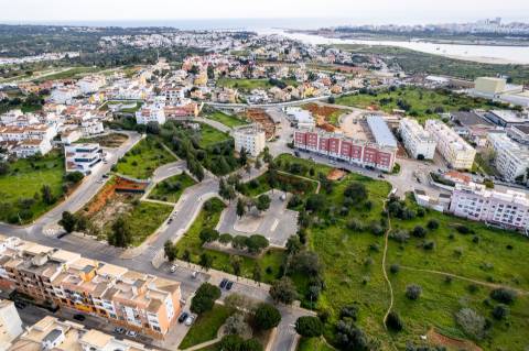 4 LOTES DE TERRENO URBANO EM PARCHAL - Algarve