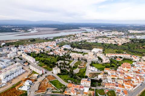 4 LOTES DE TERRENO URBANO EM PARCHAL - Algarve
