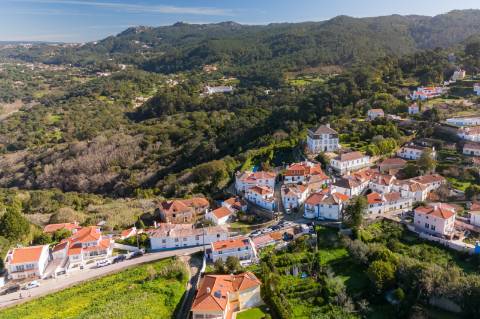 Quinta à venda na rua Candido dos Reis s/n - Vila de Colares - Mucifal
